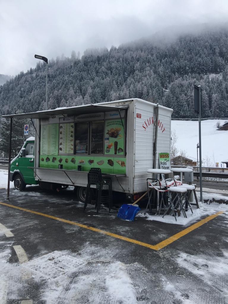 Pollo Kebab Pizza Hamburger Curry Würstel Menu Ortisei · Foto 4